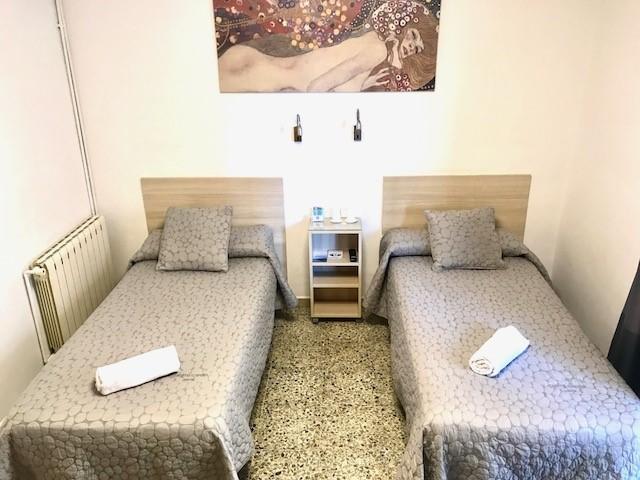 Hostal Badalona Ngoại thất bức ảnh