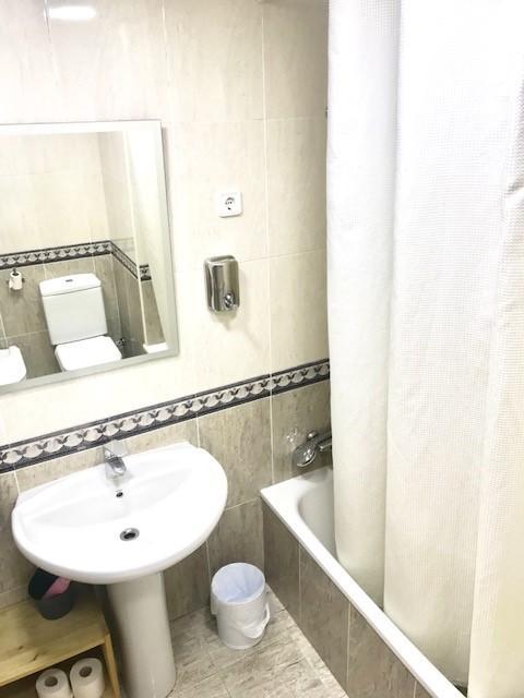 Hostal Badalona Ngoại thất bức ảnh